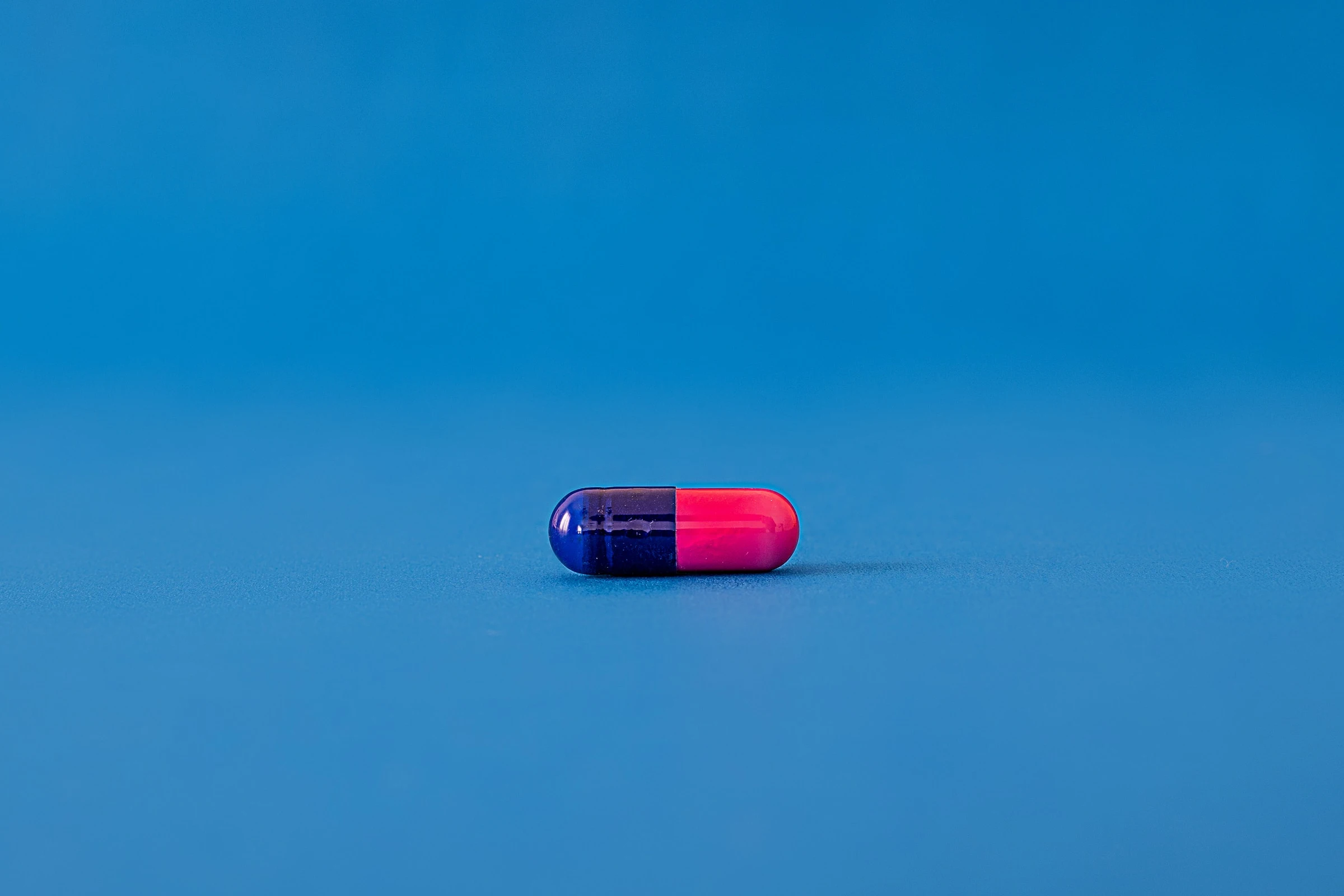 MDMA espera aprobación como medicamento por la FDA de EEUU